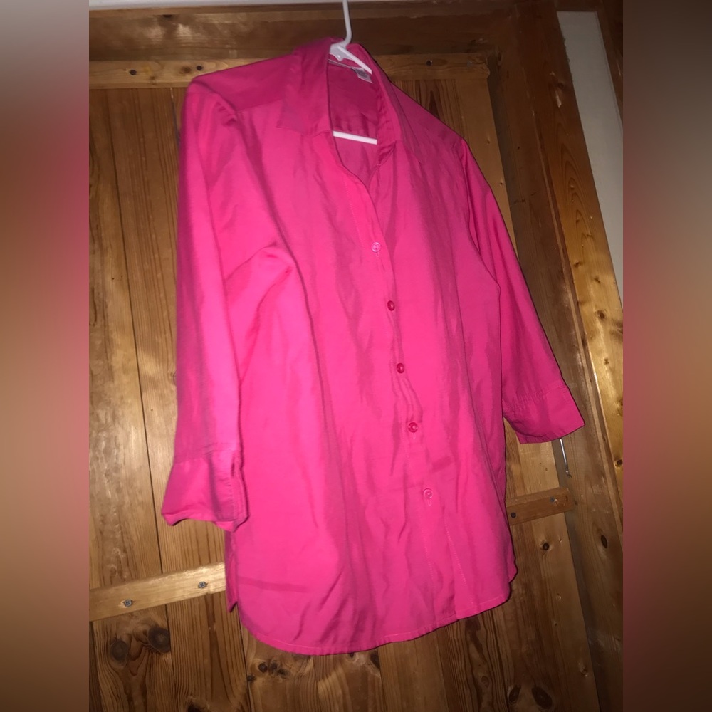 Pink 3/4 sleeved button up shirt size large